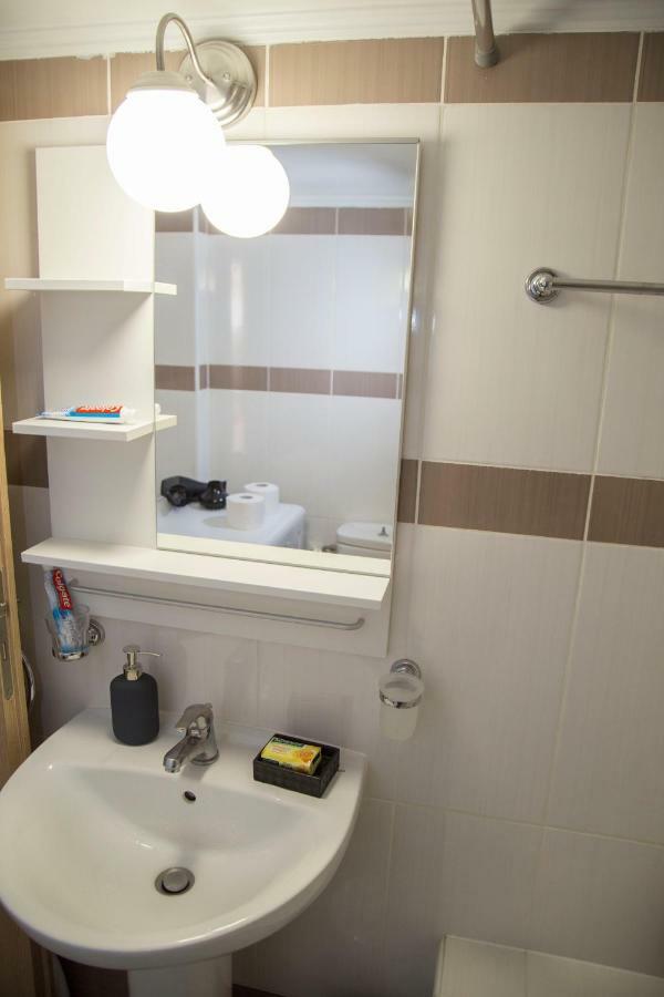 Ferienwohnung Gazi Discrit Next To Subway Athen Exterior foto
